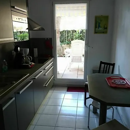 With One In Hyeres, With Wonderful View, Enclosed Apartment Hyeres